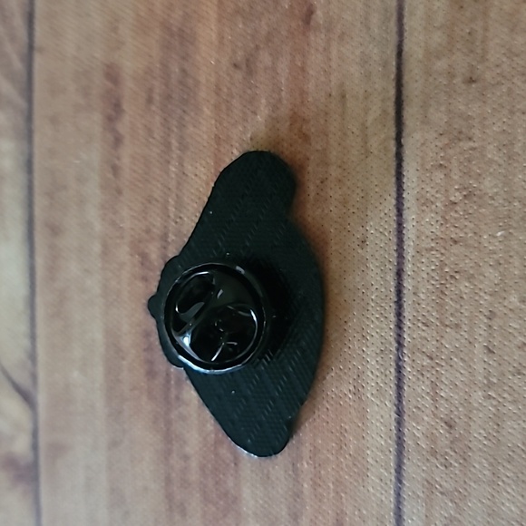 Pompompurin Enamel Lapel Brooch Pin Accessory - Picture 2 of 6